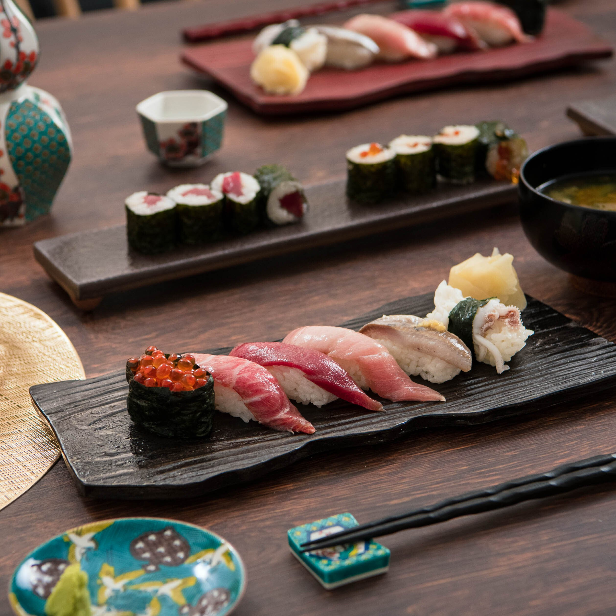 Genuine Sushi Set with Ceramic Plate Like Wood - MUSUBI KILN JOURNAL
